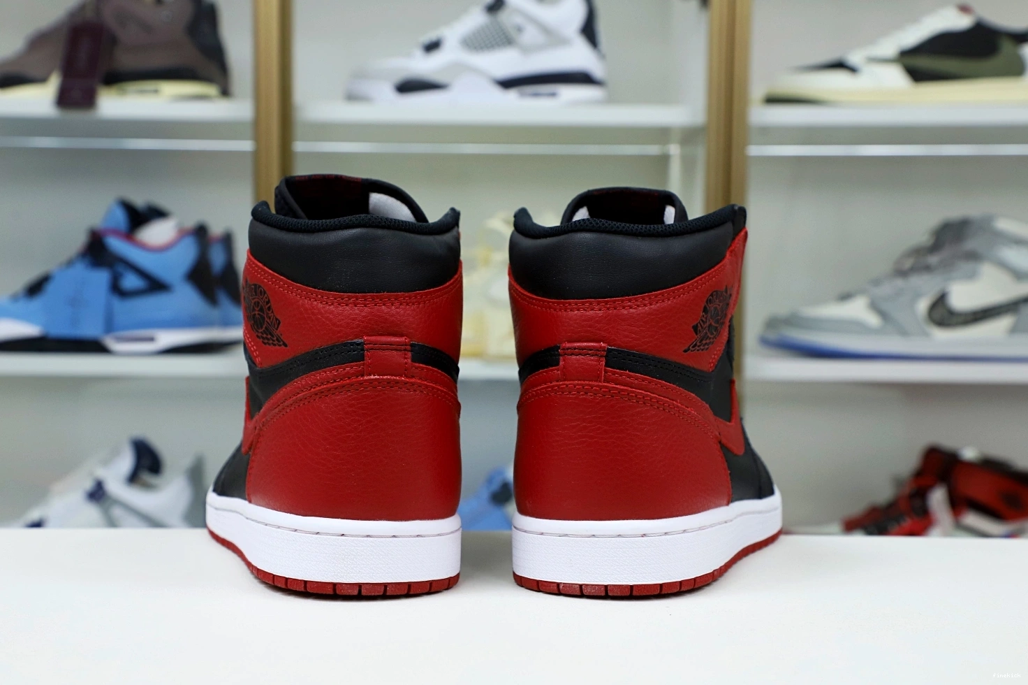 AIR HIGH RETRO JORDAN 'BRED' 1 OG 1207